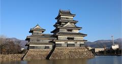 日本長野》國寶松本城(国宝松本城)，日本最古老的國寶城