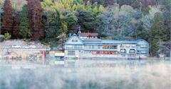 日本九州由布院｜夢幻溫泉湖泊金鱗湖，鳥居水上神社
