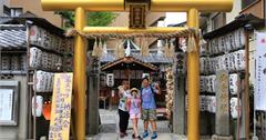 京都│御金神社：求財祕技大公開！參拜洗錢還不夠，限量版隱藏幸運錢袋別錯過啊～