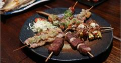 東區｜一号基地.炭火食堂ダイニングバー，在你我的秘密基地回味熱血青春往事