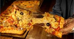 台南｜PIZZA BAR，學區人氣披薩名店，招牌雙倍起司超牽絲，1人也能輕鬆獨享！