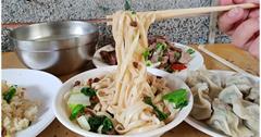 台南│後甲榕樹下麵店，藏在榕樹下的老麵店，看導航還會迷路，問在地人才找得到！