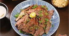 台南│這間丼飯平價又可無限續飯，連離峰時段都還要排隊才吃的到：天滿橋洋食專賣店