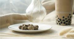 伴手禮首選！彰化80年老品牌蜜餞　創新「珍珠奶茶李」超搶手