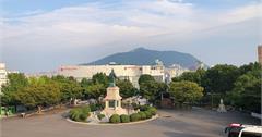 韓國釜山│龍頭山公園，南浦洞商圈旁能俯瞰整座港口的景觀用釜山塔