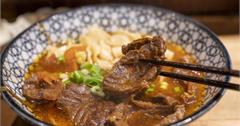 板橋│門前隱味牛肉麵，預約制文青食堂 品嚐暖入人心的家常料理