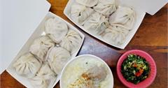 苗栗頭份｜自強鮮肉湯包：銅板美食！內餡飽滿多汁，吹彈可破的外衣，蔥花加到滿