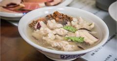 鹿港肉焿泉│鹿港必吃五十年老店！滿滿肉焿+魷魚一碗只要35元！
