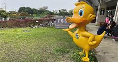 宜蘭｜甲鳥園複合式養鴨農場，能與小鴨做最近距離接觸的親子景點