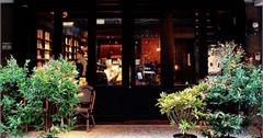 台北大同｜春秋書店：赤峰街老宅獨立書店！複合式文青咖啡館，沉溺於美好的藝文時代
