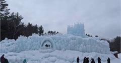 美國新罕布夏州｜ICE CASTLES：宛如冰雪奇緣童話場景！踏上冰城堡、乘上雪橇，體驗美國冬季限定的雪白世界