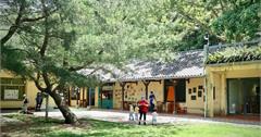 新竹｜大山北月：封藏老時光的「廢棄森林小學」變身客家人文生態館，親子體驗兒時樂趣