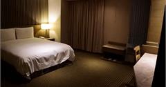高雄｜國際星辰旅館：餅乾、飲料自由暢飲暢食，入住還送專屬迎賓調酒兌換券