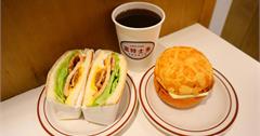 台北｜富特士多早餐店：萬華人氣港式早午餐，奶油焦香烤吐司X起司X半熟蛋，邪惡感十足！