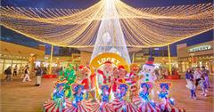 桃園｜華泰名品城2023耶誕活動開跑！打卡90年代美式復古造景，飄雪市集、遊行活動別錯過！