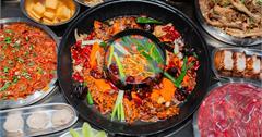 新北永和│李鐵柱老火鍋：近樂華夜市的道地重慶火鍋！水晶滑肉、脆皮豬五花香辣過癮