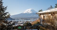 日本｜「豪華露營」正夯！靜岡縣人氣看漲，提供旅客更多不同住宿體驗，近觀富士山、眺望相模灣、夜宿賽車道