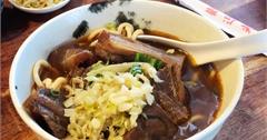 台北｜牛耳精緻麵館：AI教父黃仁勳的牛肉麵愛店，就在內湖捷運西湖站，隱身巷弄最夯美食