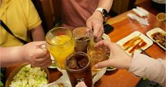 日本大阪｜鳥貴族：人氣排隊串燒放題！一人只要3700日圓，必點招牌雞肉串、釜飯！