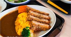 台南｜小東門咖哩 海安店：厚切炸豬排咖哩飯，外酥內嫩超多汁！