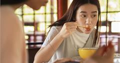 台北｜焢肉飯推薦：一甲子餐飲連5年獲米其林必比登，「萬華最強焢肉飯」銅板價就吃到