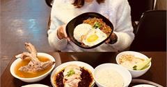 新竹｜龍虎海南雞飯：巨城周邊隱藏美食！溫體雞+泰國香米飯，品嘗海南雞、口水雞、肉骨茶料理