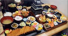彰化｜秋本家：浮誇系日式定食，城堡直接搬到餐桌上