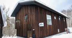 Cafe gakeno-ue：札幌定山溪溫泉必訪咖啡店，體驗北海道木造小屋午茶時光，超療癒～