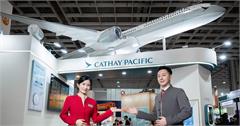 國泰航空巨型飛機模型亮相 2025 ITF 旅展！ 精選航點 8 折起，滿額抽獎與 AI 拍照體驗限時登場！