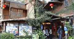 隱身苗栗山中的夢幻仙境，卓也小屋渡假園區提供古色古香住宿體驗