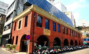(台中)到宮原&#30524;科吃冰淇淋看老建築