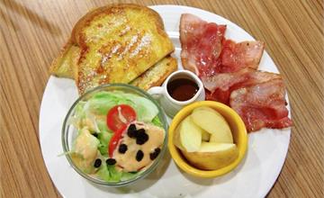 台北【鯊魚咬吐司】站前店～平價的brunch早午餐