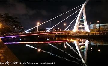 ■台南■市區，【新臨安橋】讓台南的夜變彩色了。