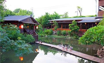 台中隱藏版景觀庭園餐廳，現代版桃花源，不用出國就能感受置身江南水鄉小鎮的愜意