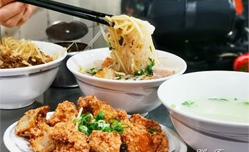 【台南】台南南區灣裡必吃美食，超過一甲子的灣裡火城麵！九母魚酥必點~