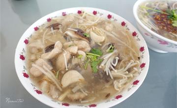 《台中后里》香蕉樹餐飲店。在地人的巷弄小吃,必推香菇肉羹麵