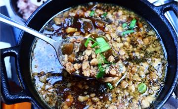 台南｜窖地家食堂，Hot最新特色好拍餐廳！痛風肉多鍋不稀奇，肉燥鍋有吃過嗎？還有沙拉吧吃到飽