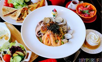 台中｜精明商圈白色獨棟唯美餐廳，午街貳拾Café Bistro從早午餐吃到晚餐，約會聚餐好選擇！