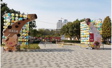 2019台中燈會美食攤位搶先看，AB兩區加起來有60幾個攤位呦！
