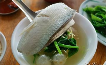 【台南】台南在地人的私藏秘店！蒜頭飯必點，不吃會後悔：阿興虱目魚