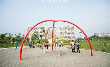 雲林｜斗六藝術水岸園區，有溜滑梯、鞦韆、攀岩網等你來玩