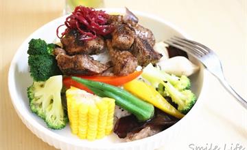 台中｜「派寶i放慢」隱身巷弄的美味親子友善餐廳。健康輕飲食、超刺激旋轉溜滑梯、吃得安心寶貝更開心