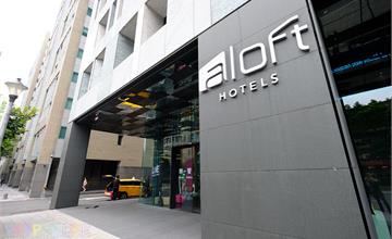 aloft台北中山雅樂軒酒店｜台北超舒適飯店推薦，晚上還有高空酒吧，不定時舉辦派對活動