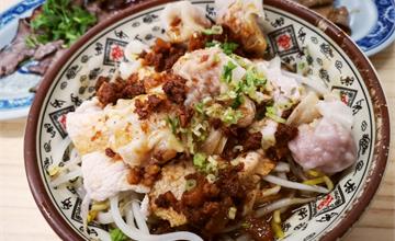 花蓮｜慶豐麵店─花蓮好吃麵店必點滷味，煙燻小菜份量大又美味