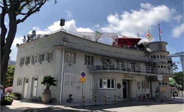 新加坡｜浮爾頓船塢星巴克，新加坡第100間門市，地鐵萊佛士坊站近魚尾獅公園