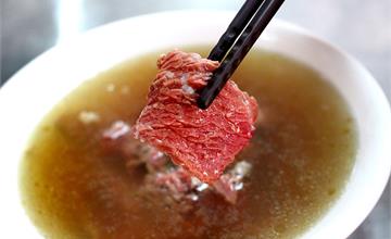 台南｜沒有觀光客的牛肉湯，記憶中的古早味