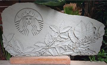 柬埔寨｜星巴克金邊旗艦店，一睹巨幅希臘女神風采