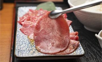 台北中山站美食｜來自日本「馬太郎燒肉」和牛漢堡排、厚切紐約客千元有找吃到爽！