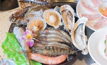 台中首創「迴轉火鍋、燒烤」吃到飽！來店就送豪華海鮮拼盤！