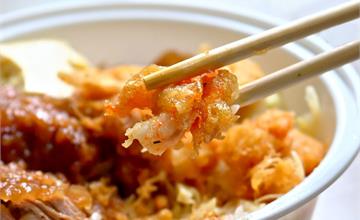 台南｜隱身傳統市場的市五蝦肉飯，不是在地人找不到！